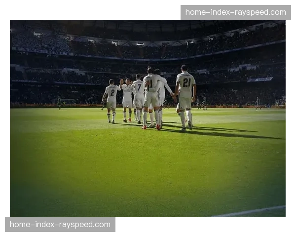 巴黎圣日耳曼迎战里昂,加尔蒂的控场战术与里昂反击效率成焦点 巴黎圣日耳曼迎战里昂,加尔蒂的控场战术与里昂反击效率成焦点