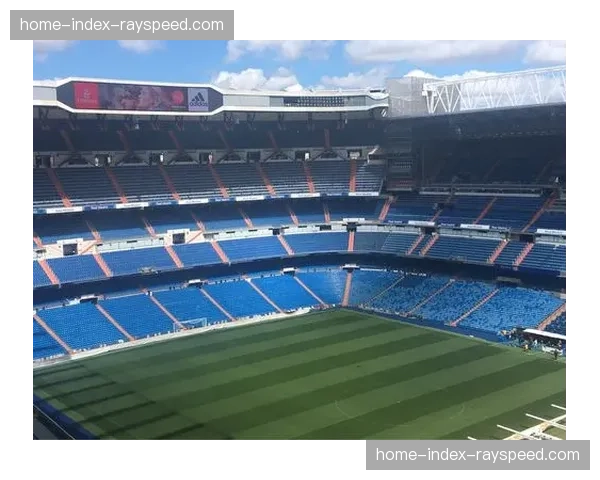 伯纳乌球场全新可伸缩草皮系统通过欧足联最终验收